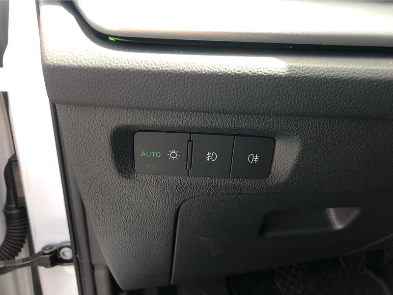 Škoda Octavia COMBI 2.0 TDi STYLE - fotka 16 z 30