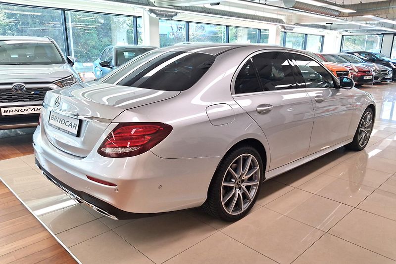 Mercedes-Benz Třídy E E 220d 4MATIC Sport Style, ČR - fotka 6 z 32