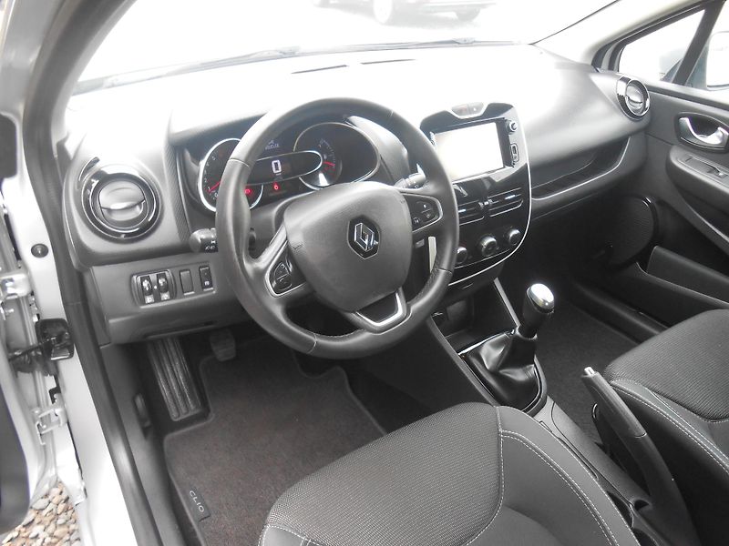 Renault Clio 0,9TCe,NAVI, CHROM, 65TKM - fotka 23 z 39