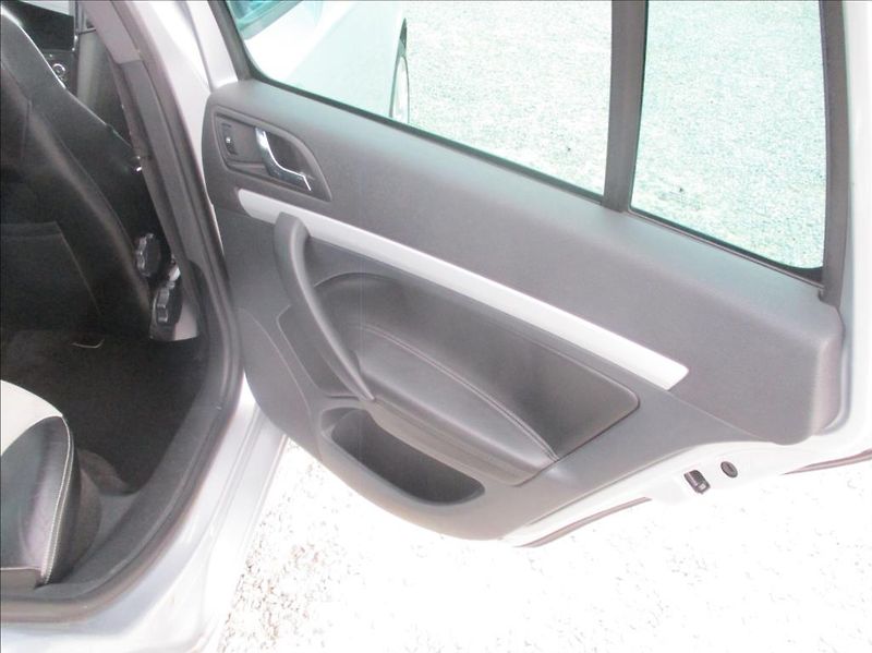 Škoda Octavia 2,0 TDI RS, aut.klima,tažné, - fotka 12 z 38