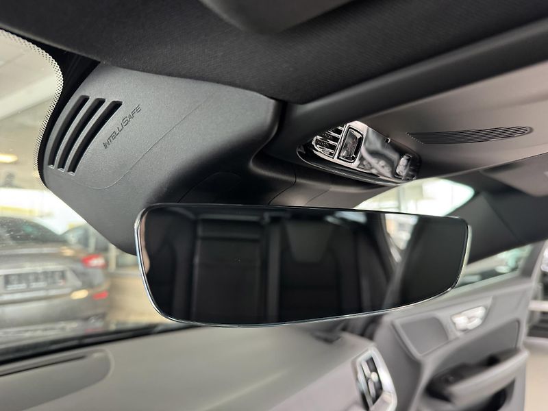 Volvo V60 D3 AUT*110kW*LED*KeyLess*DPH - fotka 17 z 34