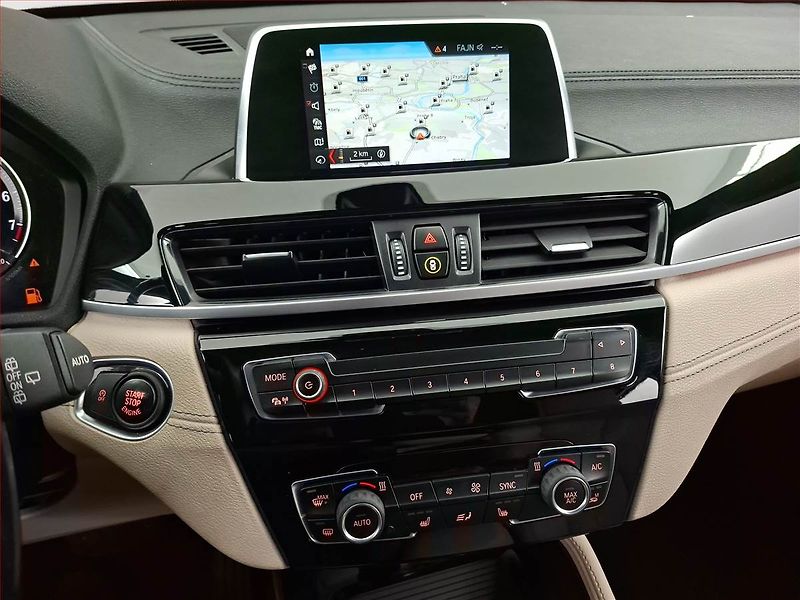 BMW X2 (2019) M Paket sDrive20i, Automat - fotka 12 z 27