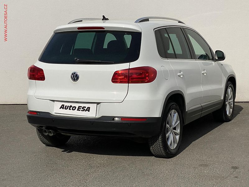 Volkswagen Tiguan (2015) 2.0 TDi, Lounge, navi, kamera - fotka 4 z 17