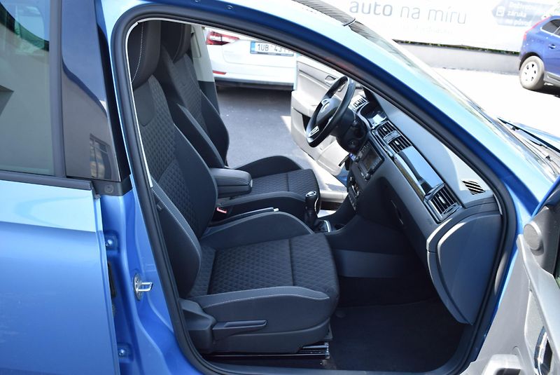 Škoda Rapid (2016) 1.2TSI 81kw AMBITION PANO OPS  - fotka 34 z 45
