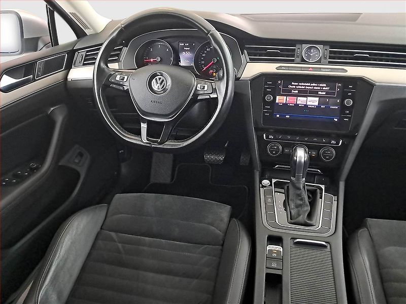 Volkswagen Passat (2019) R-Line 2.0 TDI, Automat, Kůže - fotka 7 z 24