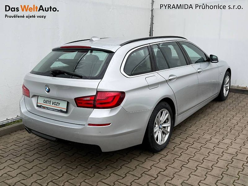 BMW Řada 5 (2012) 525D 160 kW XDRIVE - fotka 2 z 23