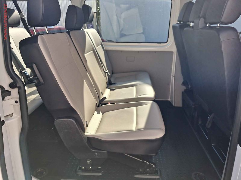 Volkswagen Transporter (2017) 2.0TDi L2 9míst, TZ - fotka 10 z 17