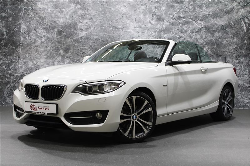 BMW Řada 2 2,0 220i 135KW cabrio - fotka 2 z 37