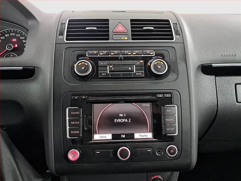 Volkswagen Touran (2011) Comfortline 1.6 TDI, Navi - fotka 12 z 18