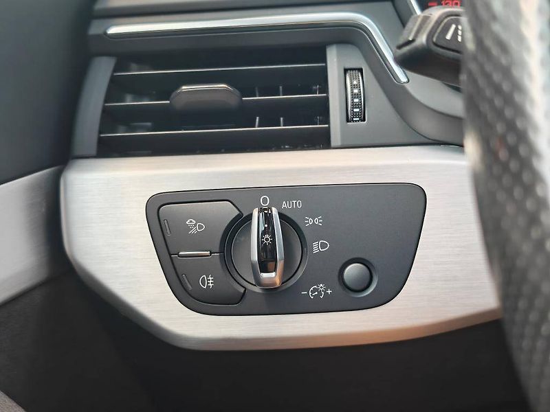 Audi A4 S-Line 2,0 TSI 185 kW Quattro - fotka 22 z 27