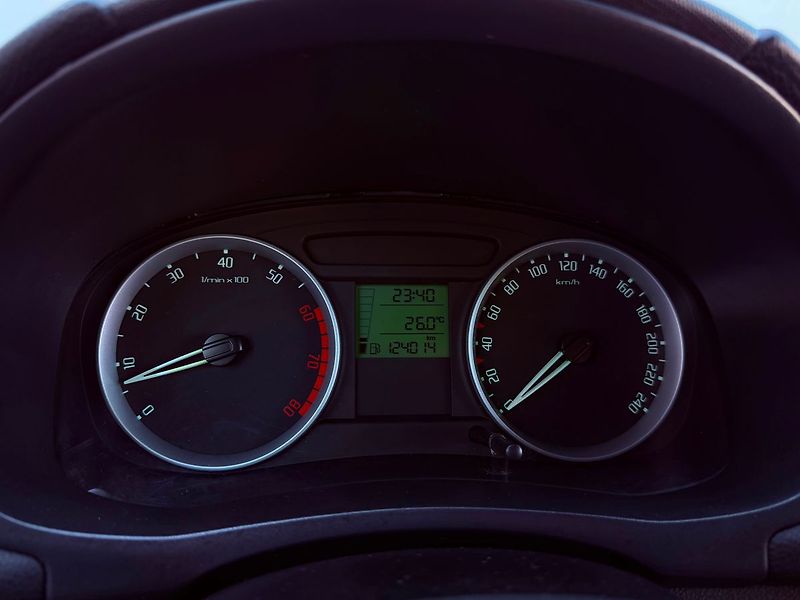 Škoda Fabia 1.6 16V Elegance, ČR, 1.Maj - fotka 17 z 23