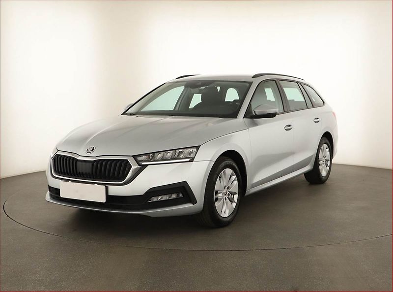 Škoda Octavia (2023) Ambition 2.0 TDI, ČR,1.maj - fotka 2 z 15