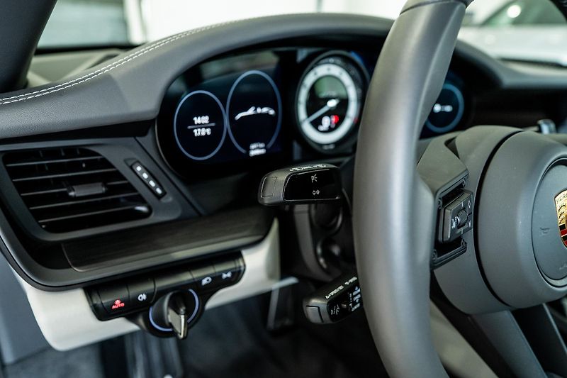 Porsche 911 (2024) Carrera 4 GTS Cabriolet/LIFT - fotka 16 z 20