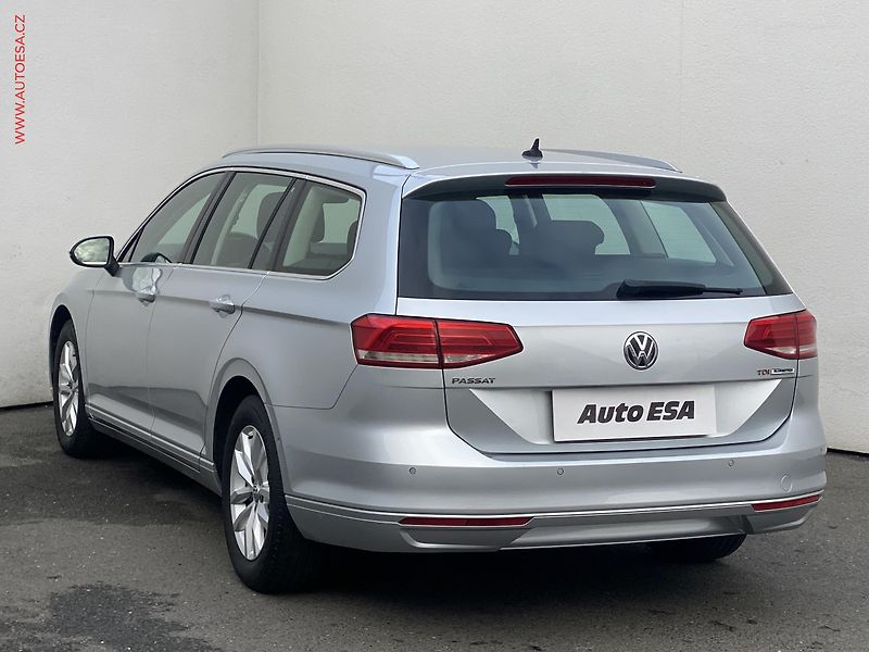 Volkswagen Passat (2016) 1.6 TDi, DSG, navi, AC - fotka 6 z 19