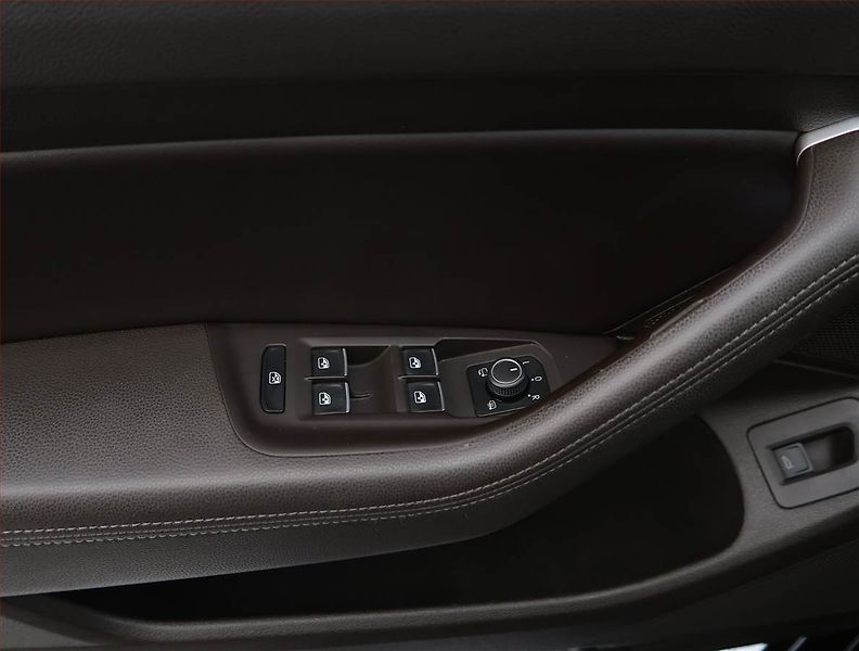 Volkswagen Passat (2016) 2.0 TDI, Automat, Serv.kniha - fotka 22 z 22