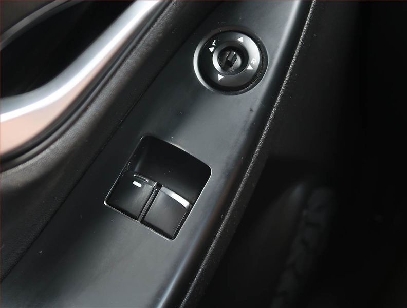 Hyundai ix20 (2011) 1.4 CVVT, Serv.kniha, nová STK - fotka 15 z 17