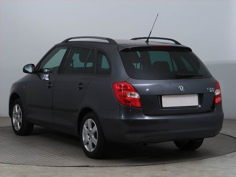 Škoda Fabia (2011) 1.2 TSI - fotka 4 z 6