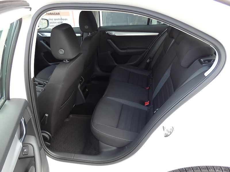 Škoda Octavia 1.6 TDI 85 kW KLIMA, ESP - fotka 7 z 15