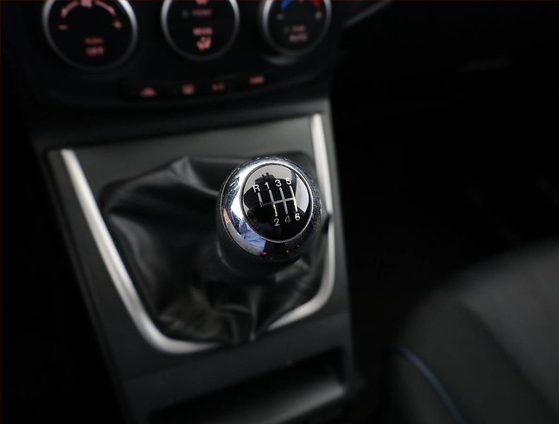 Mazda 5 (2012) 1.8, 7 míst, Tempomat - fotka 14 z 21
