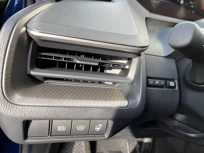 Toyota Prius 2.0L PHEV Executive - fotka 19 z 31