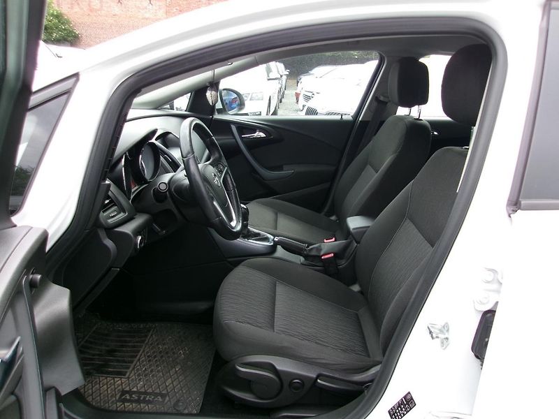 Opel Astra ST 1.6 CDTi ECOTEC 81kW *ČR - fotka 7 z 46