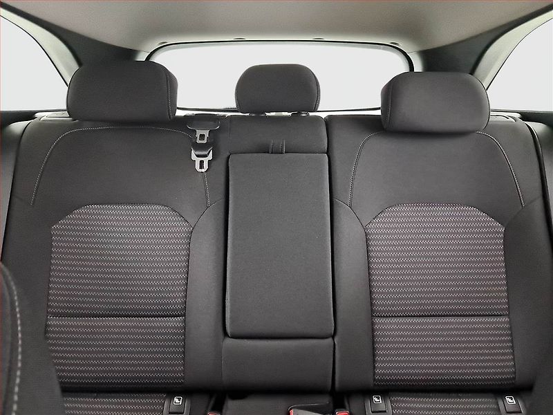 Kia Ceed (2023) 1.5 T-GDI - fotka 10 z 18