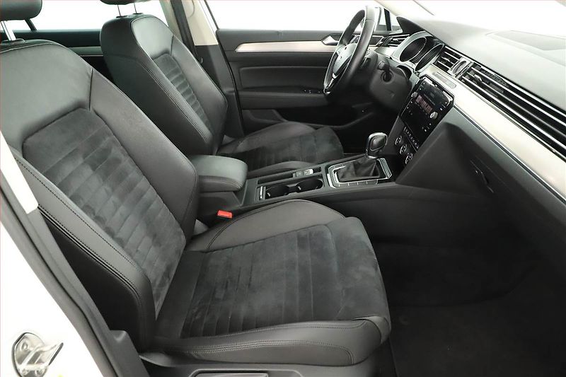 Volkswagen Passat (2018) R-Line 2.0 TDI, Automat, Kůže - fotka 7 z 20