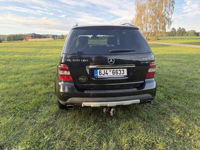 Mercedes-Benz Třídy M ML 320 CDI   4 Matic - fotka 8 z 34