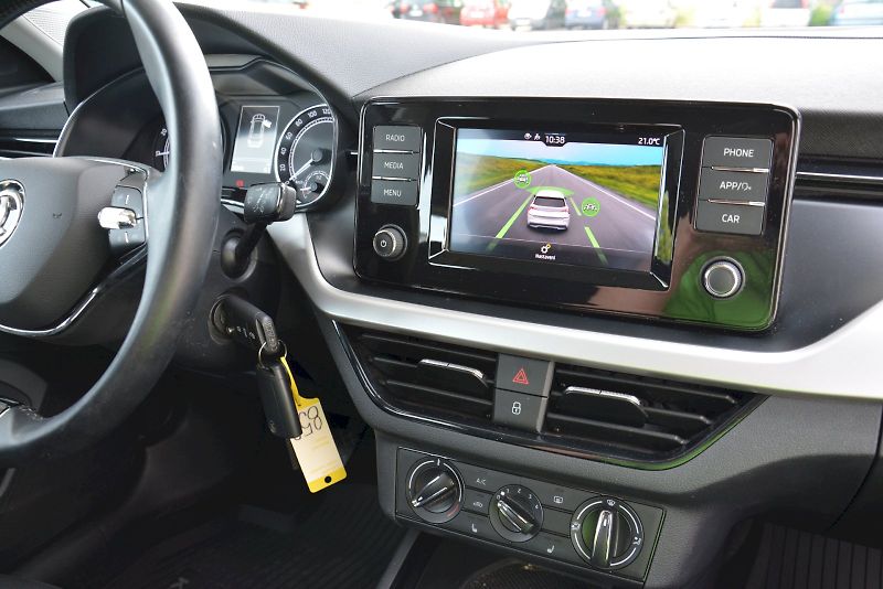 Škoda Kamiq (2021) 1.0 TSI 81 KW Ambition EXTRA - fotka 16 z 24
