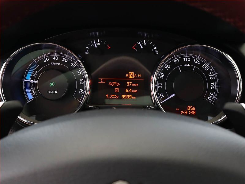 Peugeot 3008 (2012) Hybrid4, 4X4, Automat - fotka 9 z 18