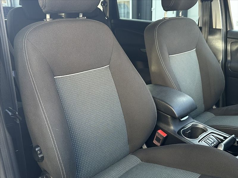 Ford S-MAX 2,0 TDCI 140PS  Trend - fotka 16 z 49
