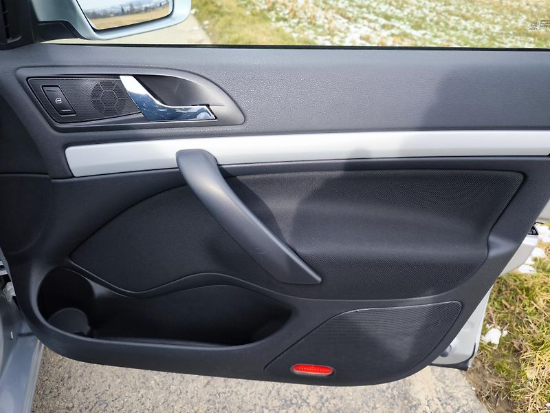 Škoda Octavia 1,4TSI 90kW 1 MAJITEL - fotka 20 z 49