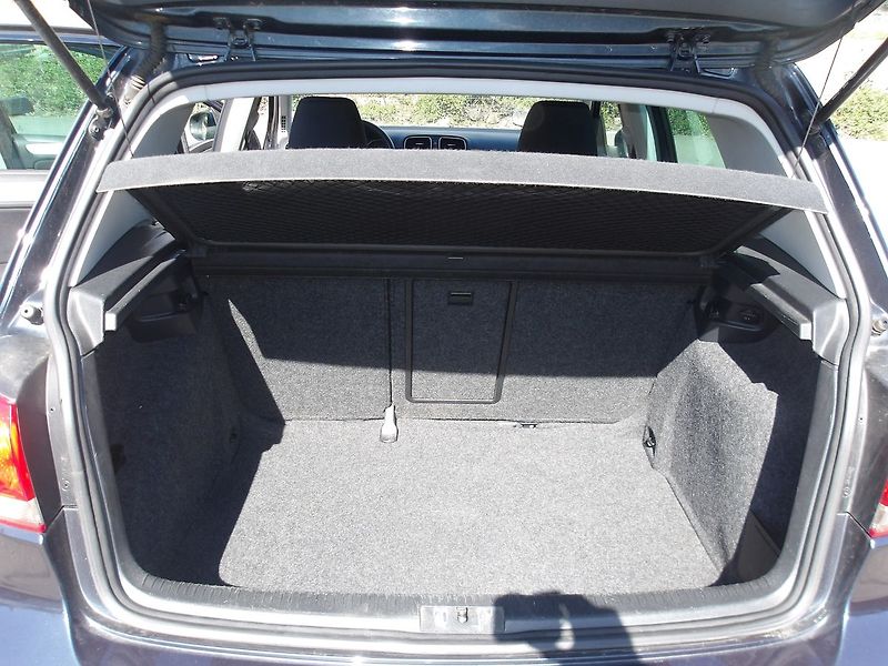 Volkswagen Golf 1,6TDi 77kW - fotka 17 z 26