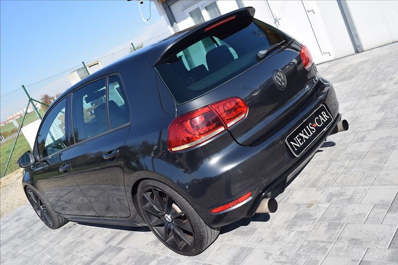 Volkswagen Golf 2,0 GTI 155KW PO SERVISE DSG - fotka 10 z 45