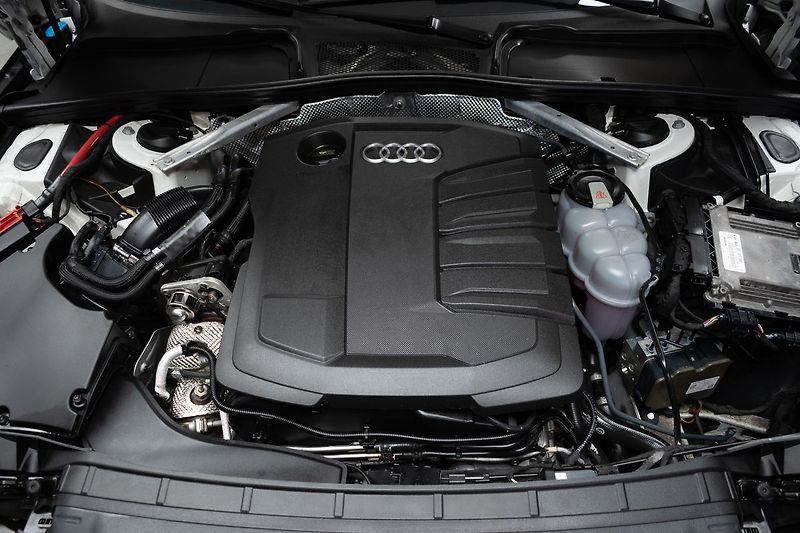 Audi A4 2.0 TDI S-LINE*ACC*TAŽNÉ*DPH* - fotka 35 z 42