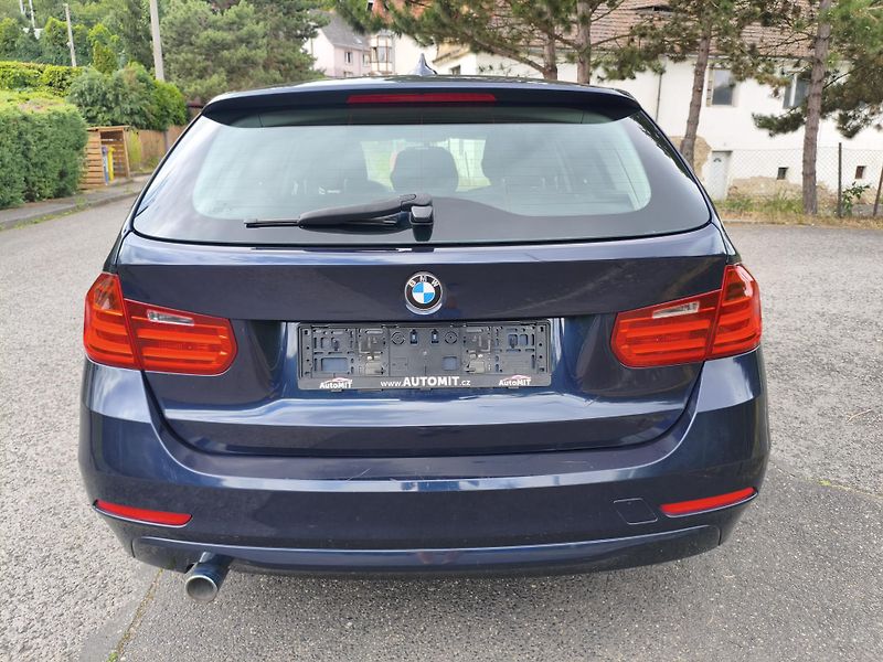 BMW Řada 3 (2013) 318 D 105Kw combi - fotka 9 z 31