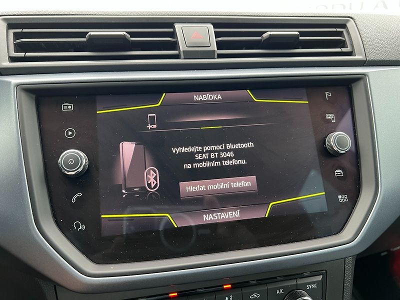 Seat Arona (2018) 1.0TSi 70kW! Navi! Apps! - fotka 25 z 31