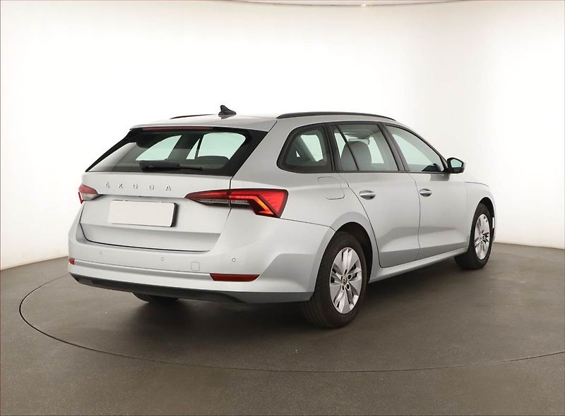 Škoda Octavia (2022) Ambition 2.0 TDI, ČR,1.maj - fotka 5 z 19