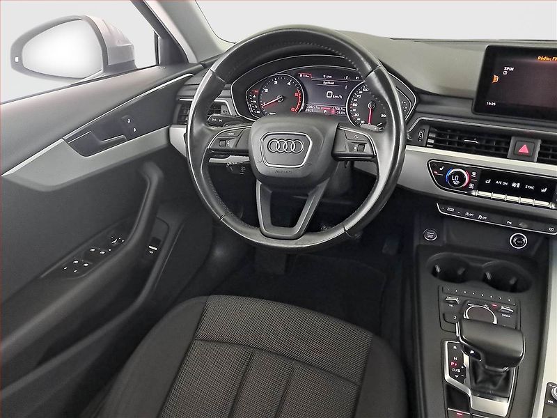 Audi A4 (2017) 2.0 TDI, 4X4, Automat, Navi - fotka 7 z 19