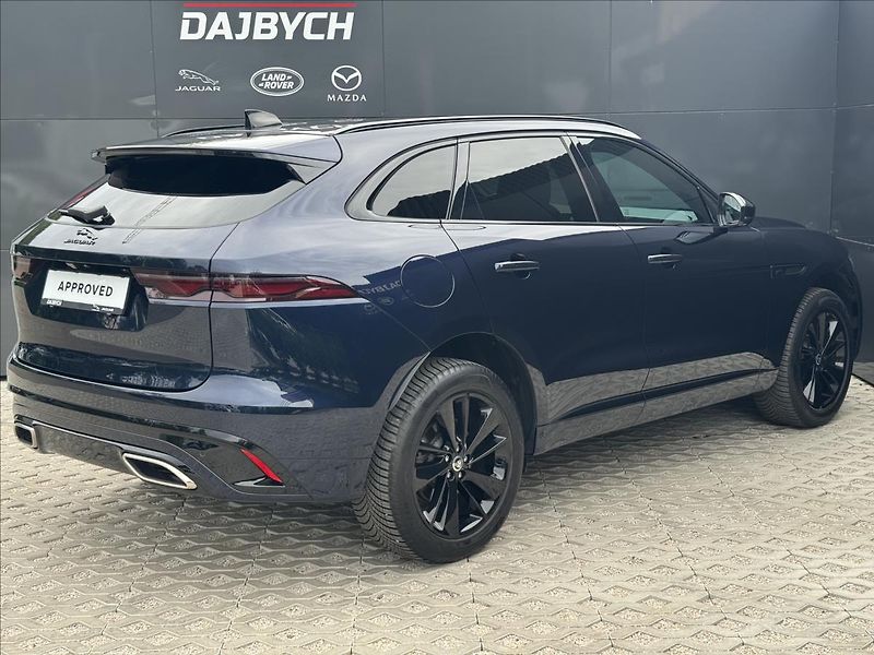 Jaguar F-Pace 3,0 R-DYNAMIC SE AWD DPH - fotka 7 z 33