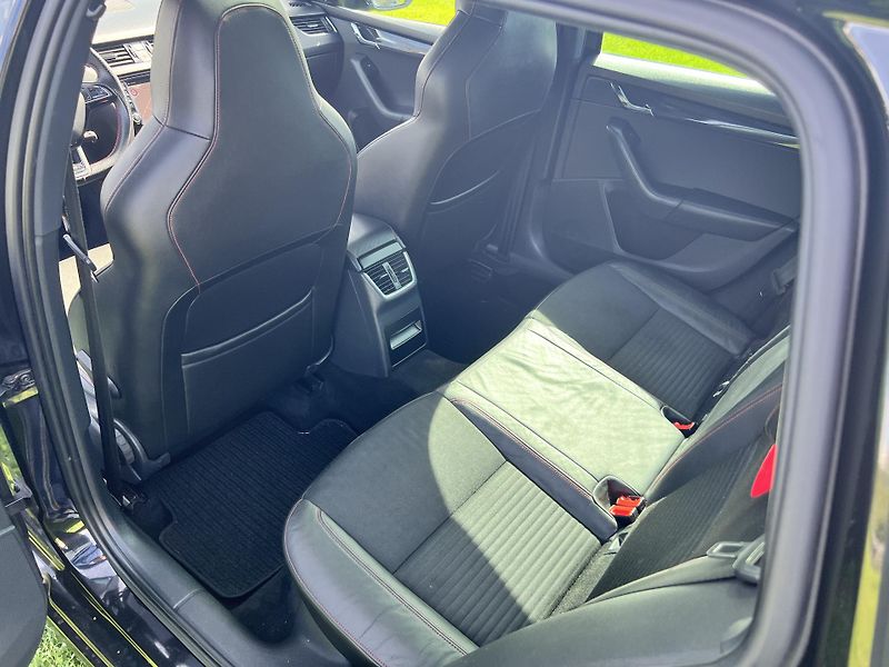 Škoda Octavia 2.0TDI 135KW,VRS,CHIP,TZ,NAVI - fotka 13 z 47
