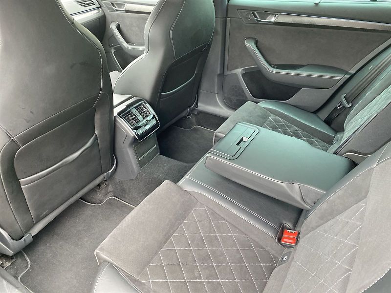 Škoda Superb (2021) Combi 2.0 TDI 4x4 DSG Sportlin - fotka 7 z 40