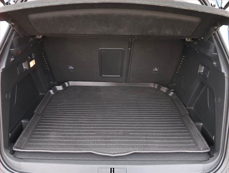 Peugeot 3008 (2022) Active 1.5 BlueHDi, digi klima - fotka 13 z 22
