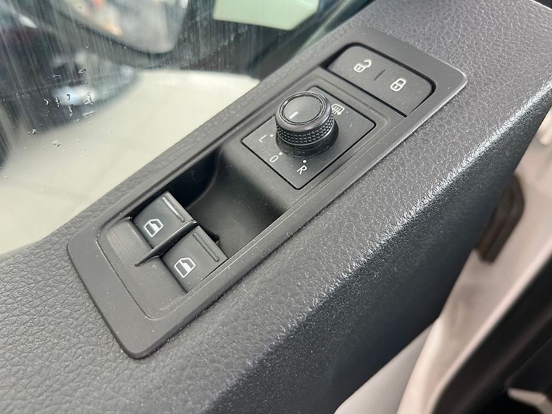 Volkswagen Transporter 2,0TDI 75kW - fotka 11 z 12