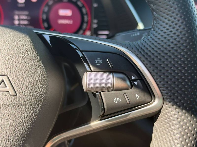 Škoda Octavia SportLine 1,5 TSI 110 kW 6° MP - fotka 23 z 31