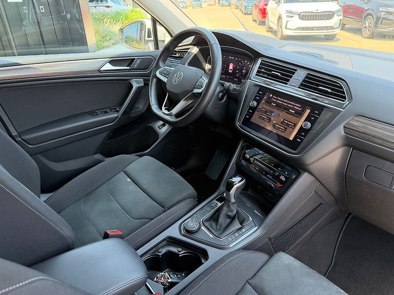 Volkswagen Tiguan Elegance 2,0TDI 110kW 4x4 DSG - fotka 22 z 23