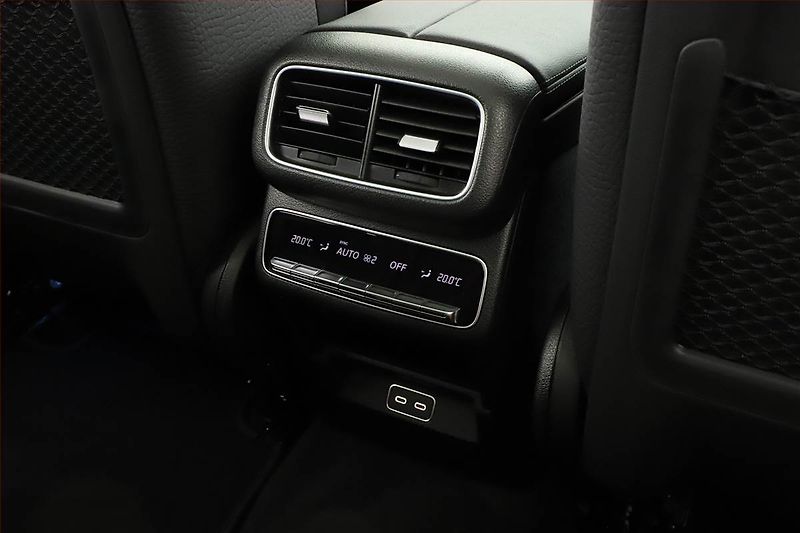 Mercedes-Benz GLE (2025) 450, AMG, MultiBeam FullLed - fotka 22 z 31