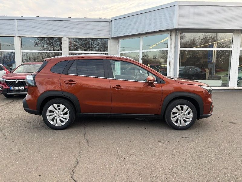 Suzuki S-Cross 4x4 Premium - fotka 8 z 10