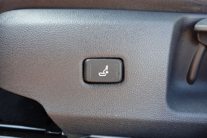 Toyota Corolla 1.8HEV CVT  Comfort Style Tech - fotka 18 z 31