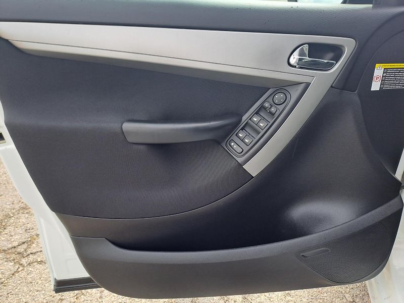 Citroën Grand C4 Picasso (2011) 1.6 HDi 7 MÍST - fotka 12 z 31
